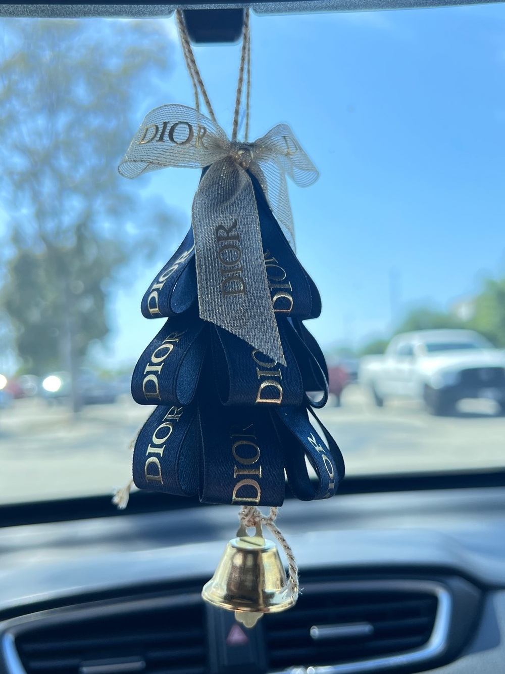 【Handmade 】Dior Holiday Ribbon ornament in the navy

 with Gold Bell